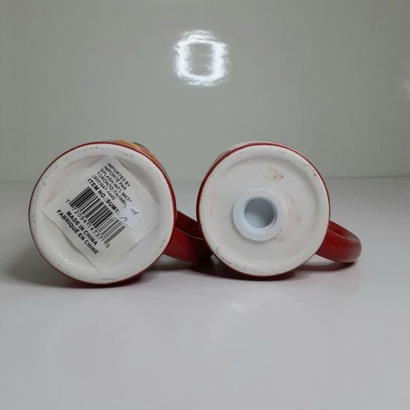 Christmas Themed Santa & Mrs Clause Salt & Pepper Shakers Christmas Holidays - Picture 2 of 2